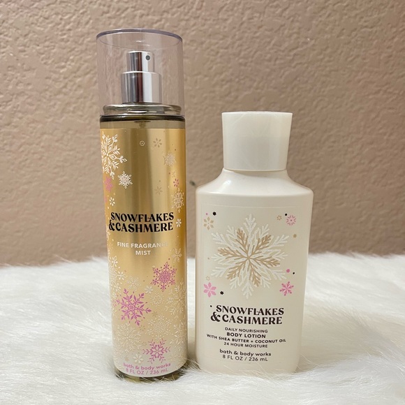 Bath & Body Works SNOWFLAKES & CASHMERE Body Lotion & Fragrance Mist -NWT - Picture 1 of 2